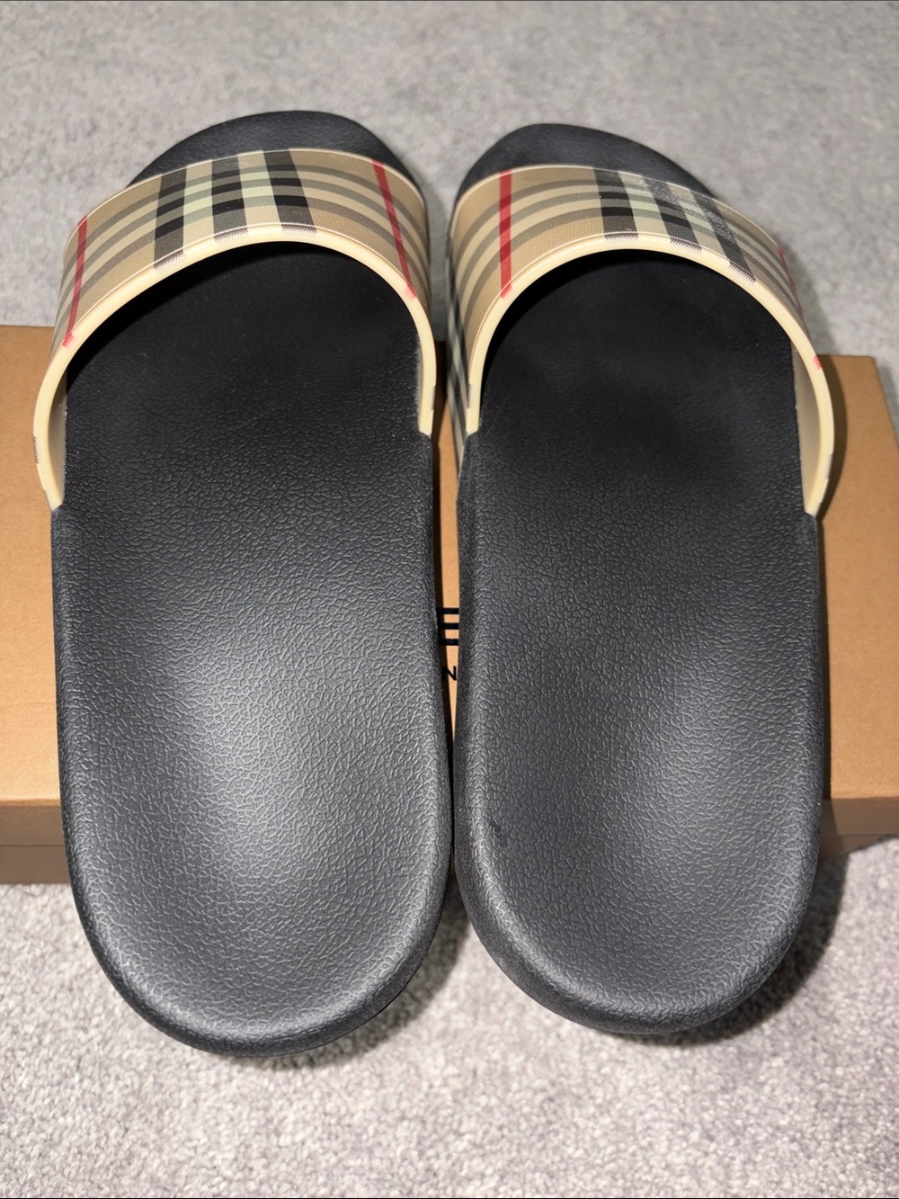 Burberry Slides - Picture 2 of 6